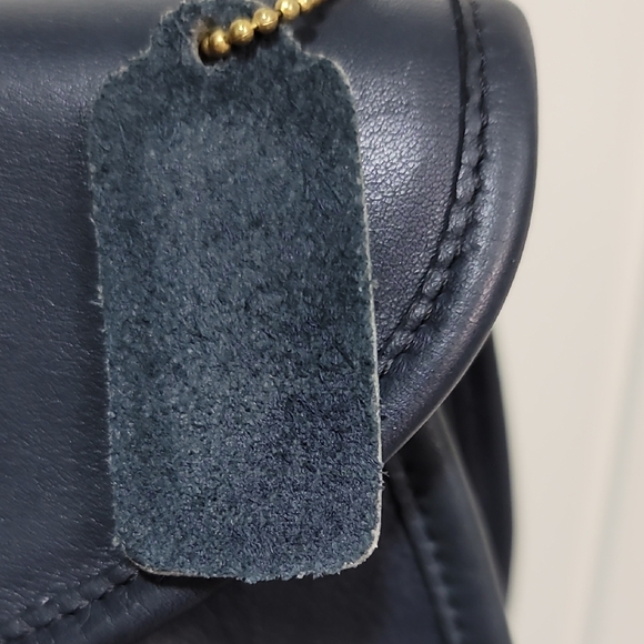 Vintage Coach Navy Leather Crossbody Bag - Picture 6 of 16